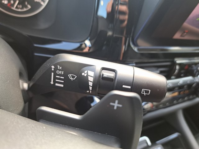 Used 2026 Nissan Pathfinder SV FWD image 21