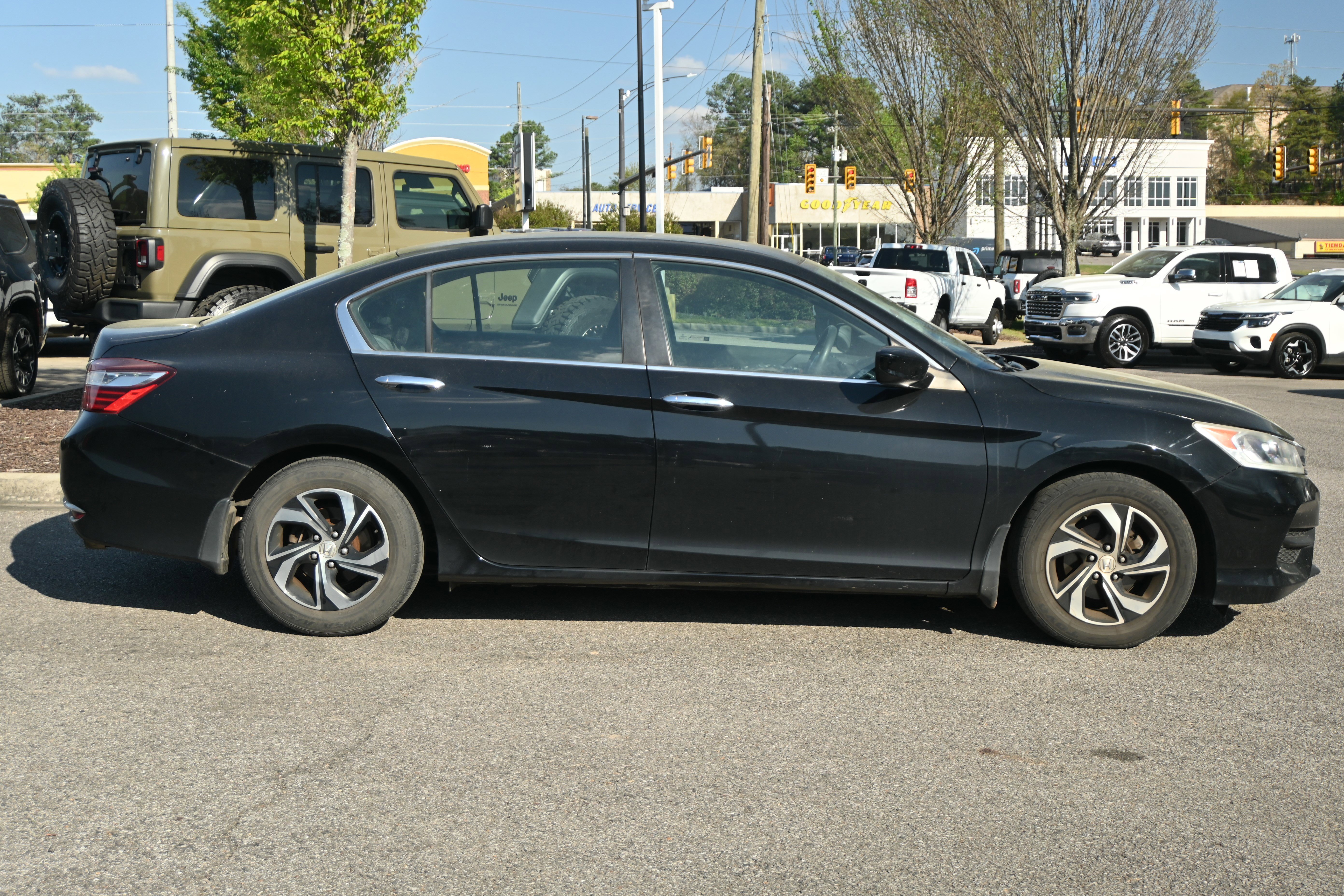 Used 2017 Honda Accord LX image 16