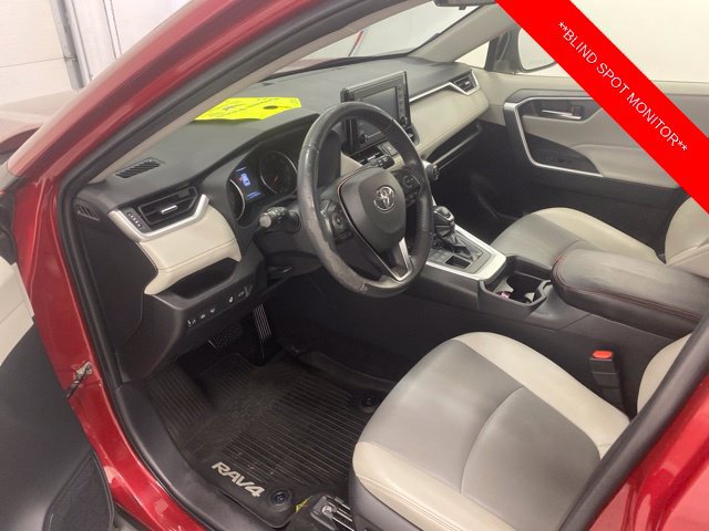Used 2019 Toyota RAV4 XLE Premium w/ Cold Weather Package AWD/4WD image 12