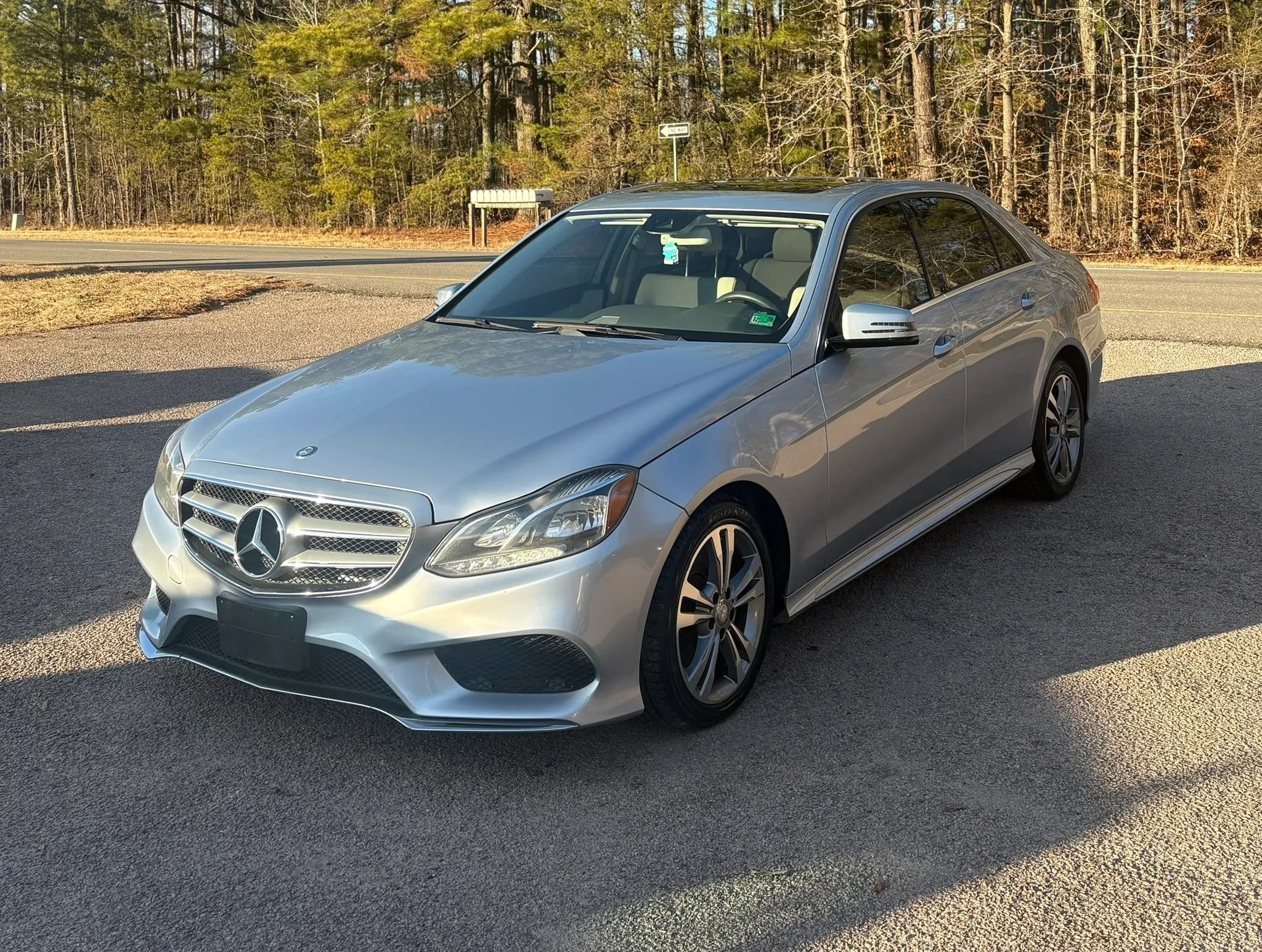 Used 2015 Mercedes-Benz E 350 4MATIC Sedan image 2