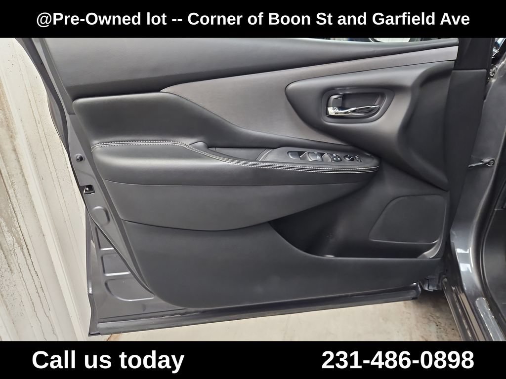 Used 2021 Nissan Murano SV AWD/4WD image 15