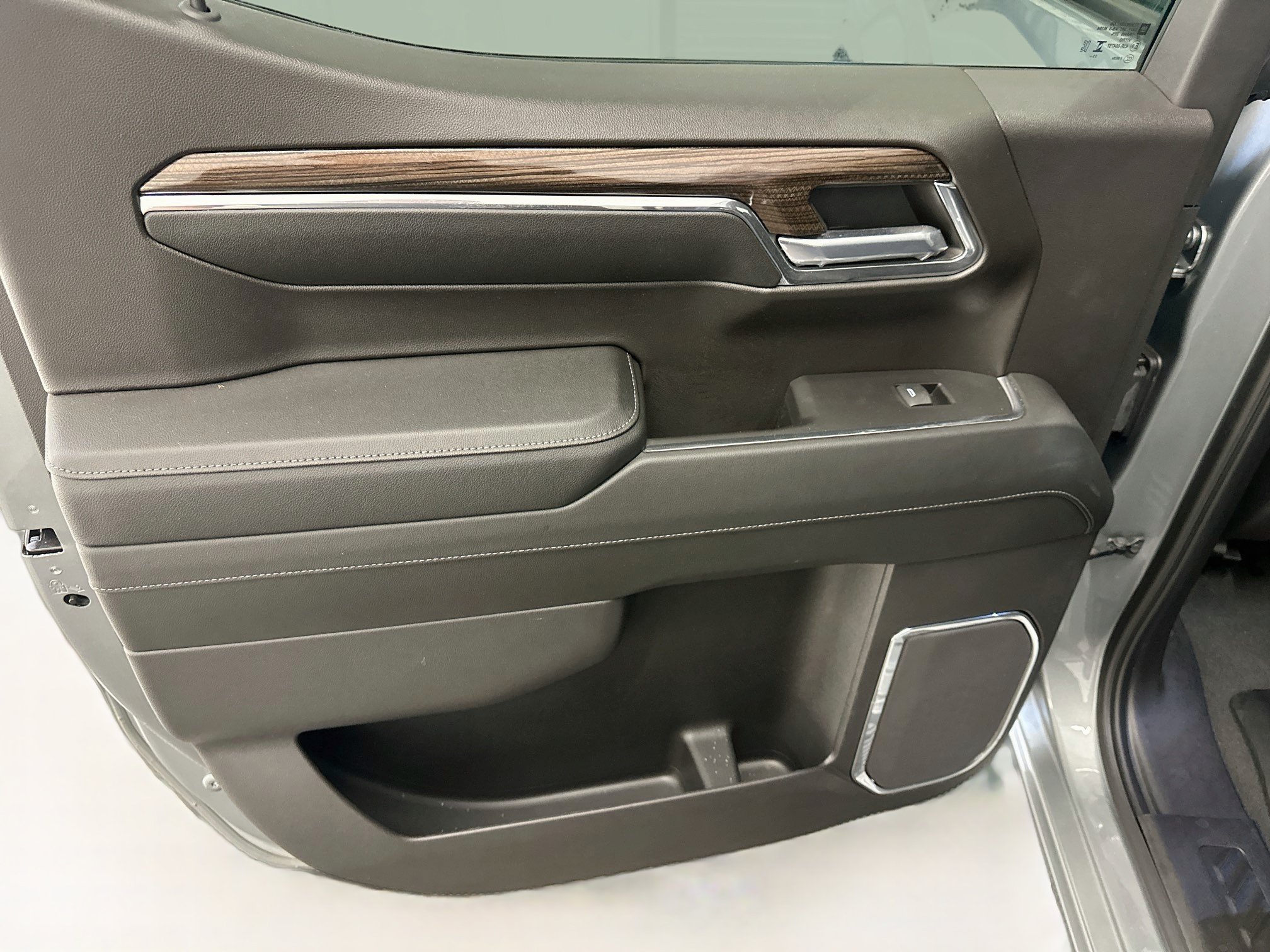 Used 2024 Chevrolet Silverado 1500 LT AWD/4WD image 26