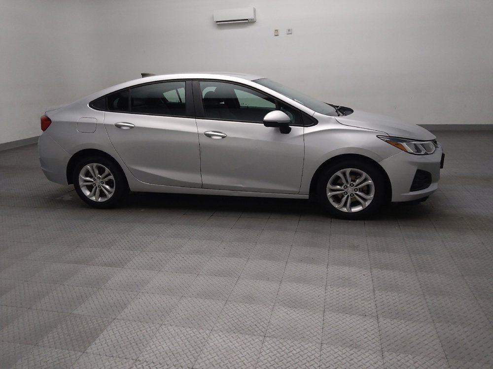 Used 2019 Chevrolet Cruze LS w/ LS Convenience Package FWD image 11