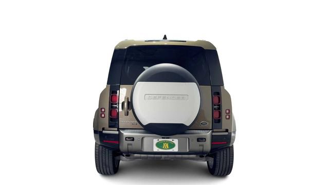 Used 2021 Land Rover Defender 110 X-Dynamic SE AWD/4WD image 3