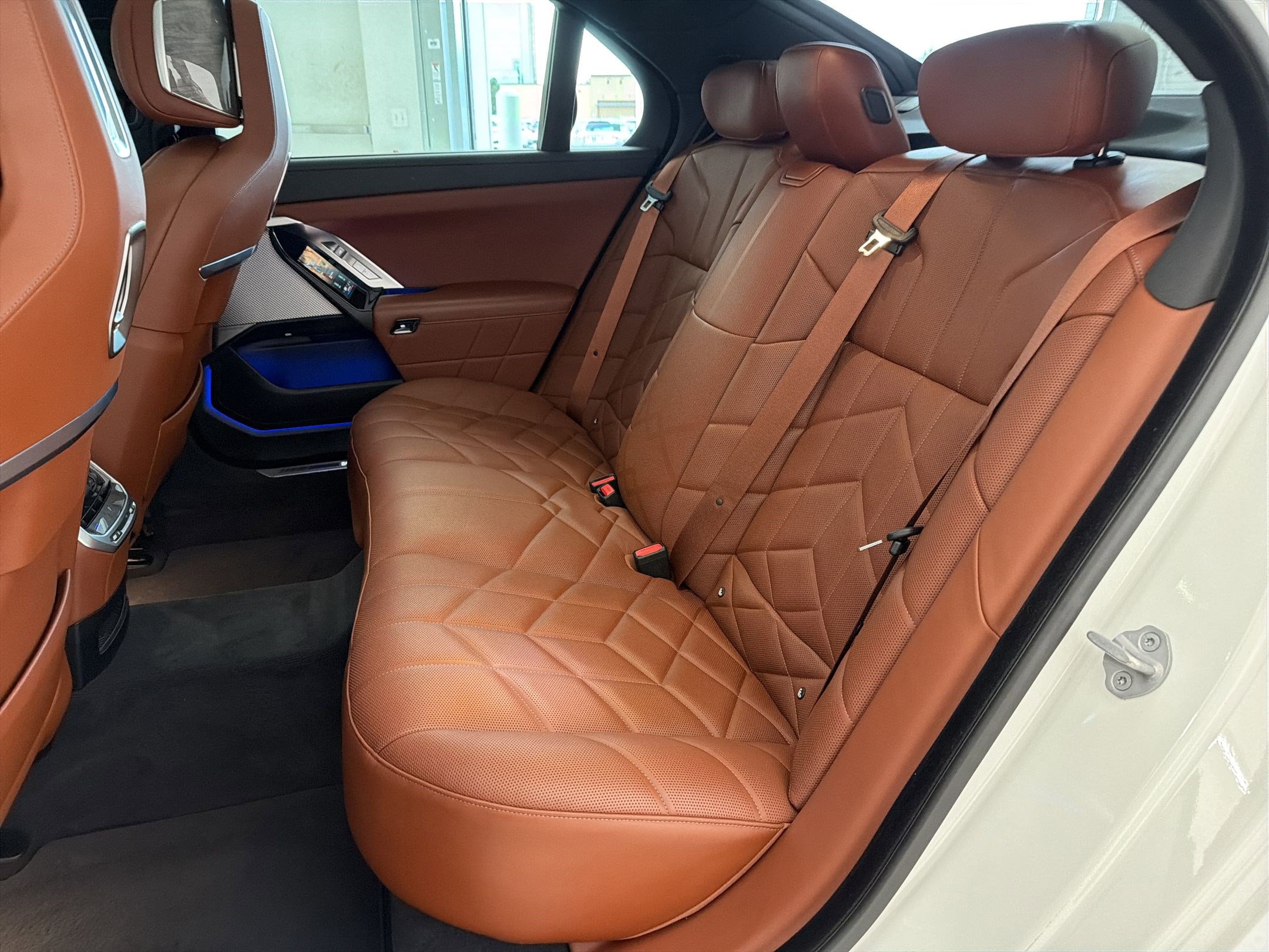 Certified 2024 BMW 760i xDrive AWD/4WD image 15
