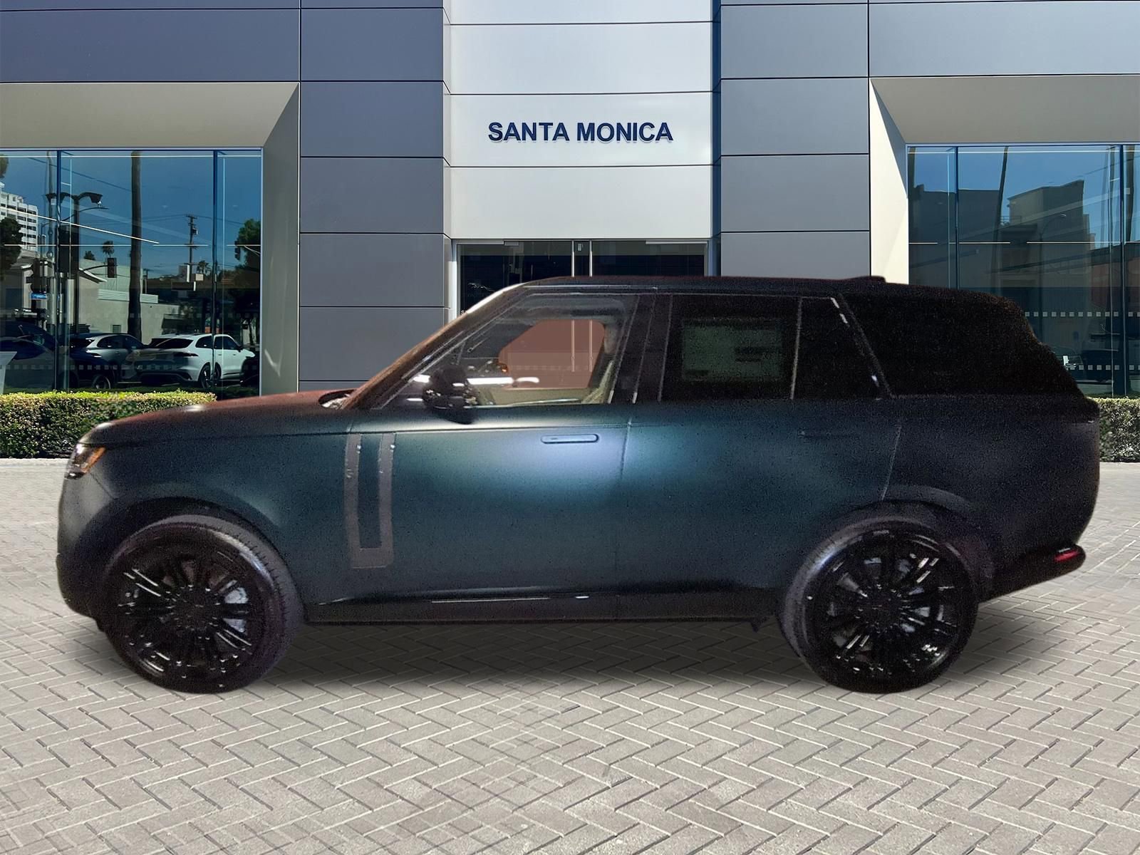 New 2026 Land Rover Range Rover SE AWD/4WD image 2