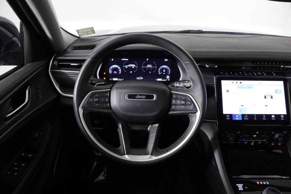 Used 2023 Jeep Grand Cherokee L Limited AWD/4WD image 7