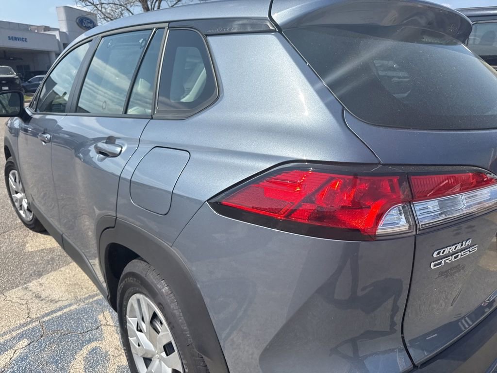 Used 2025 Toyota Corolla Cross L image 13