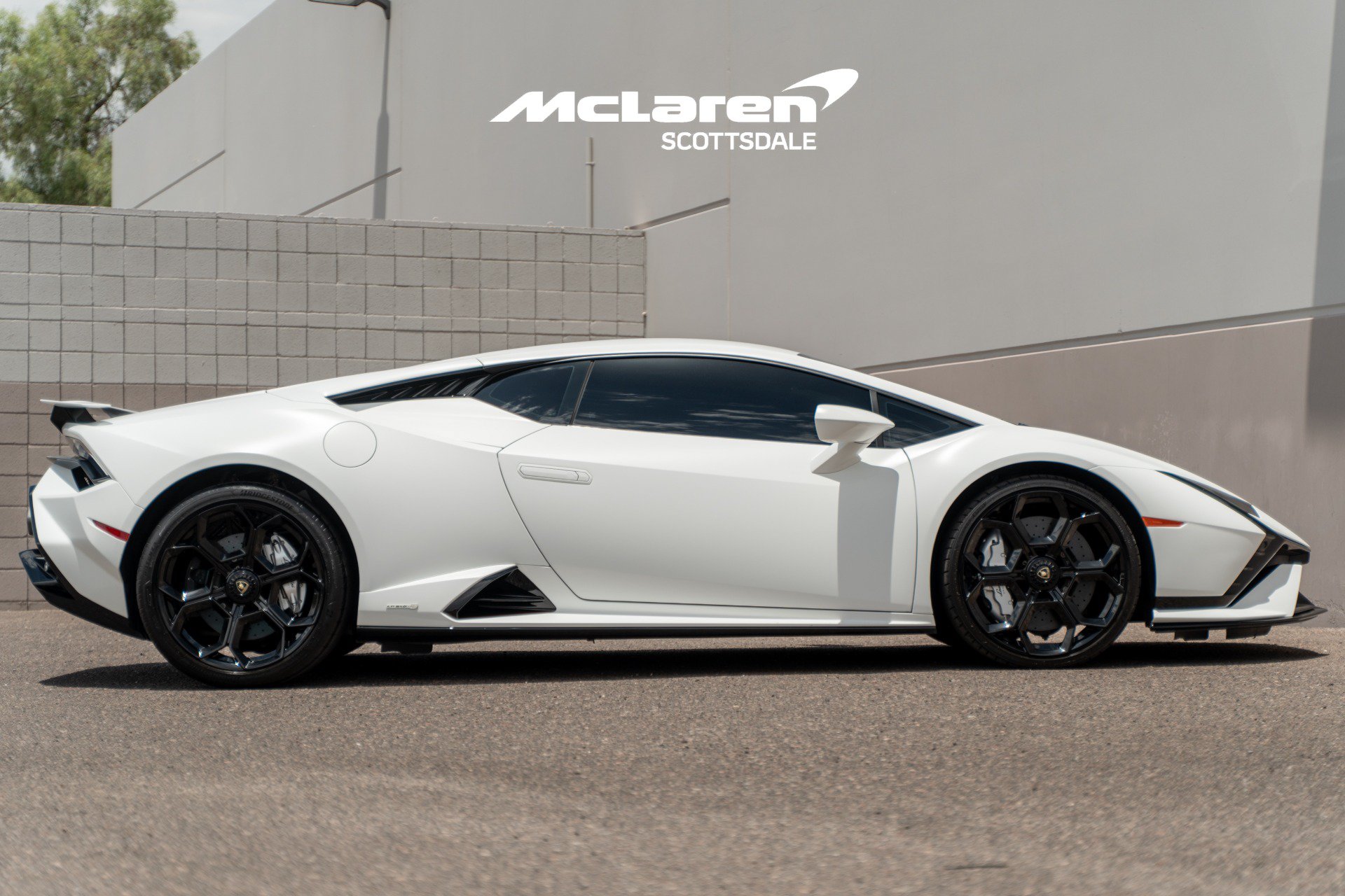 Used 2024 Lamborghini Huracan Tecnica RWD image 8