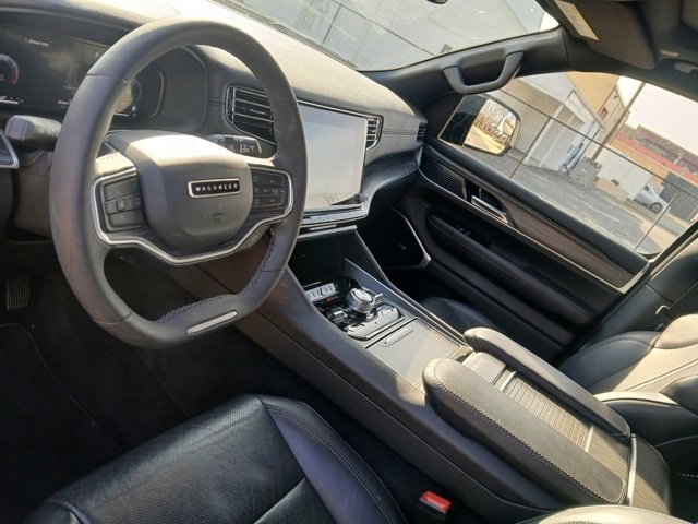 Used 2023 Jeep Wagoneer Series III w/ Premium Group I image 38