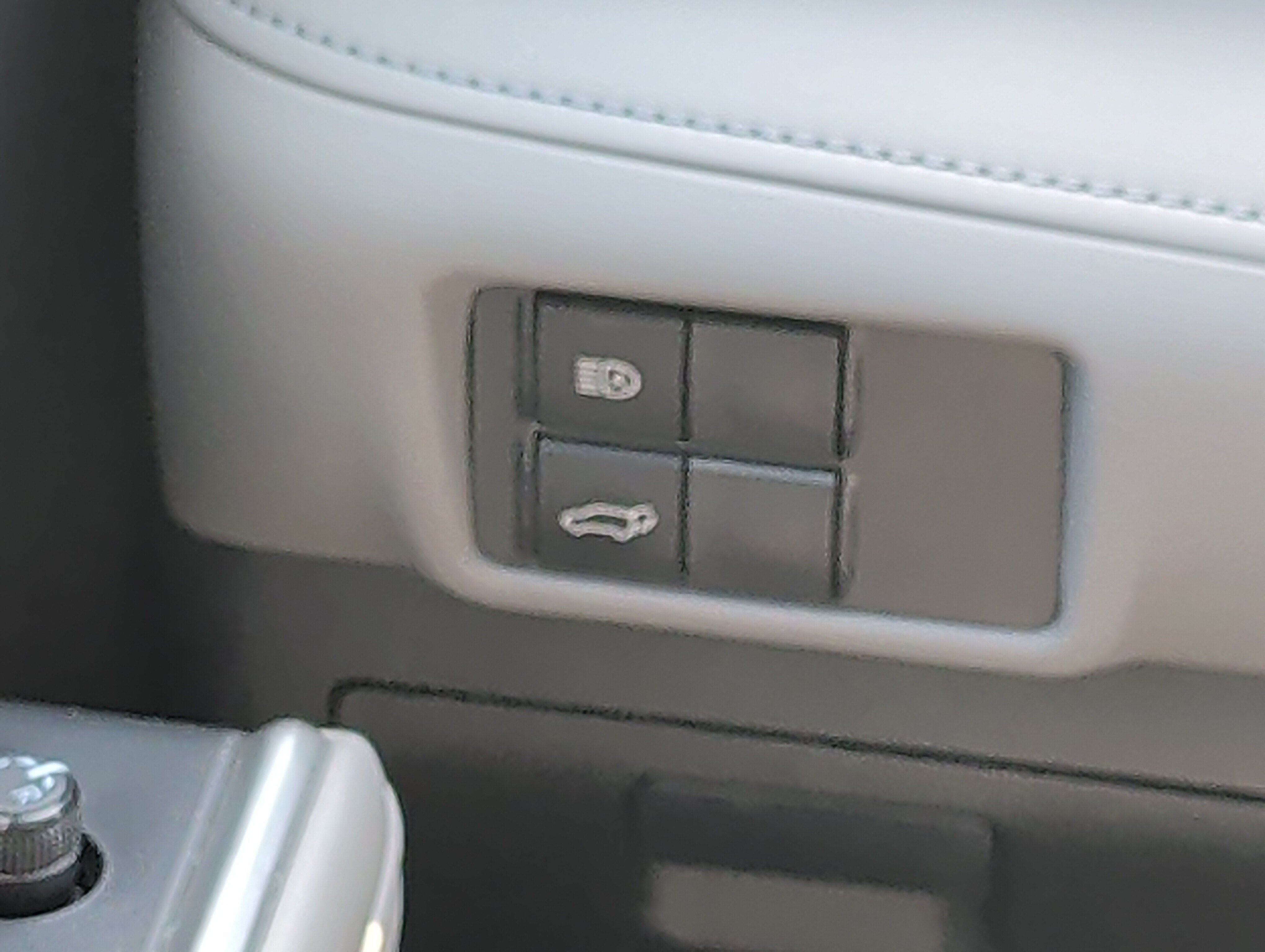 Used 2022 Toyota Highlander XLE AWD/4WD image 27
