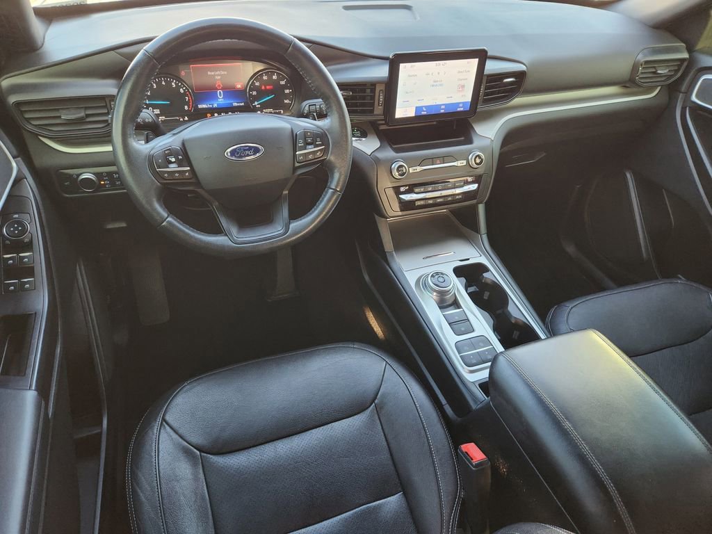 Used 2020 Ford Explorer XLT image 30