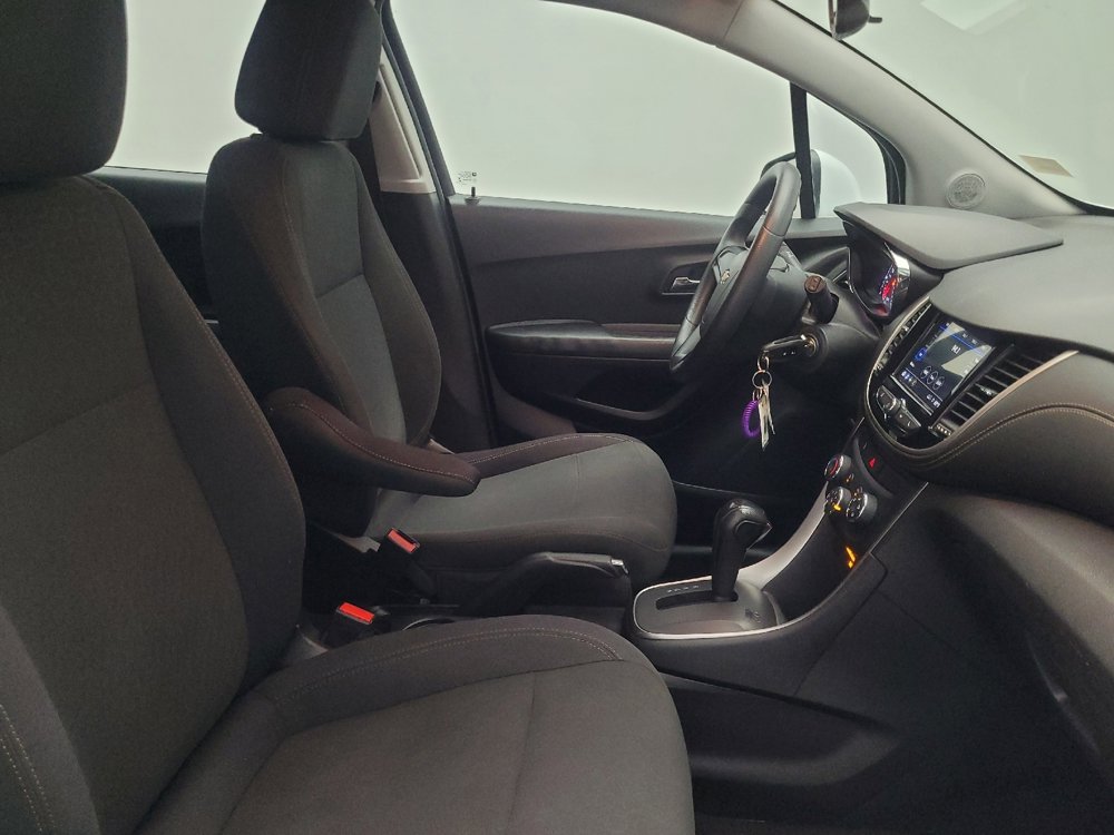 Used 2019 Chevrolet Trax LS AWD/4WD image 21