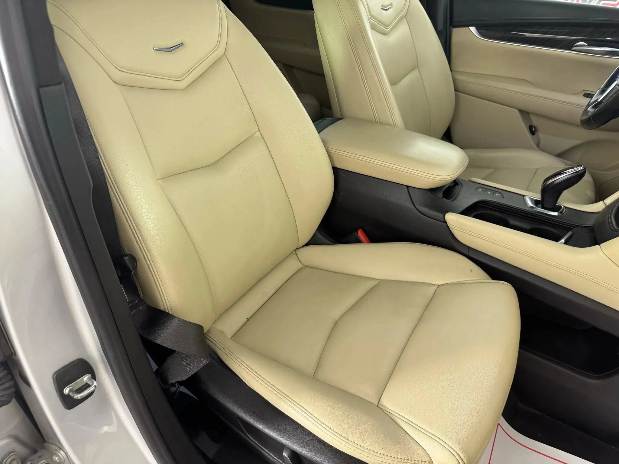 Used 2018 Cadillac XT5 AWD image 34