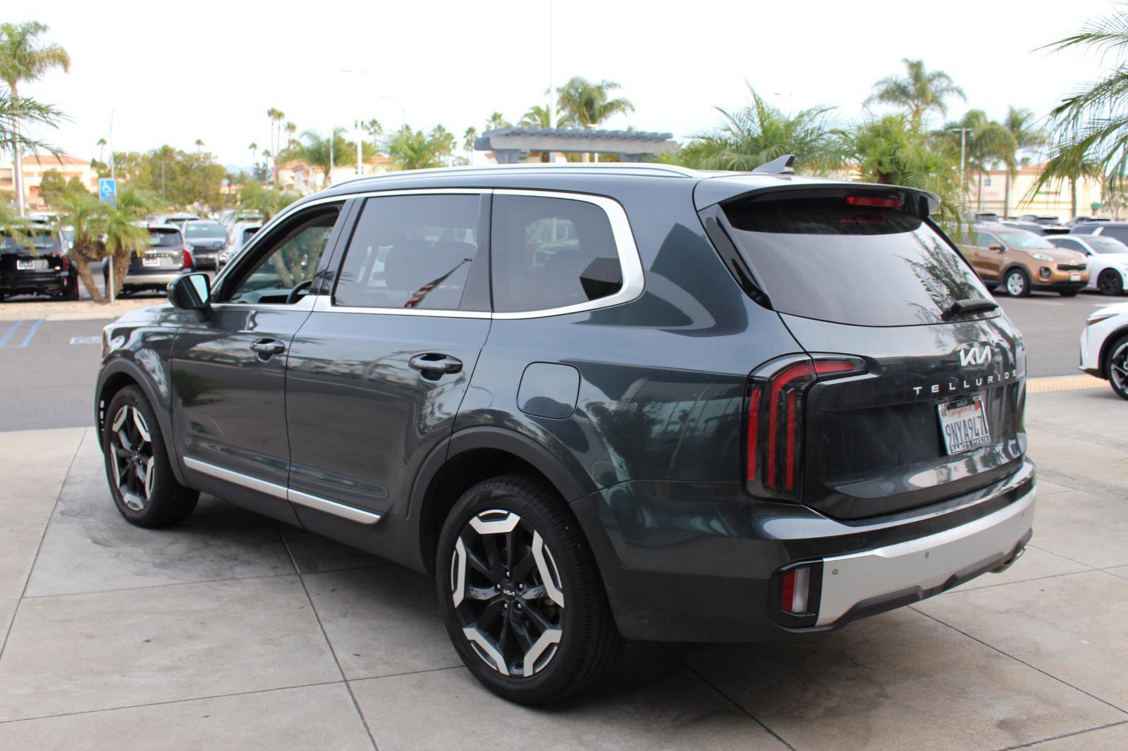 Certified 2024 Kia Telluride EX image 7