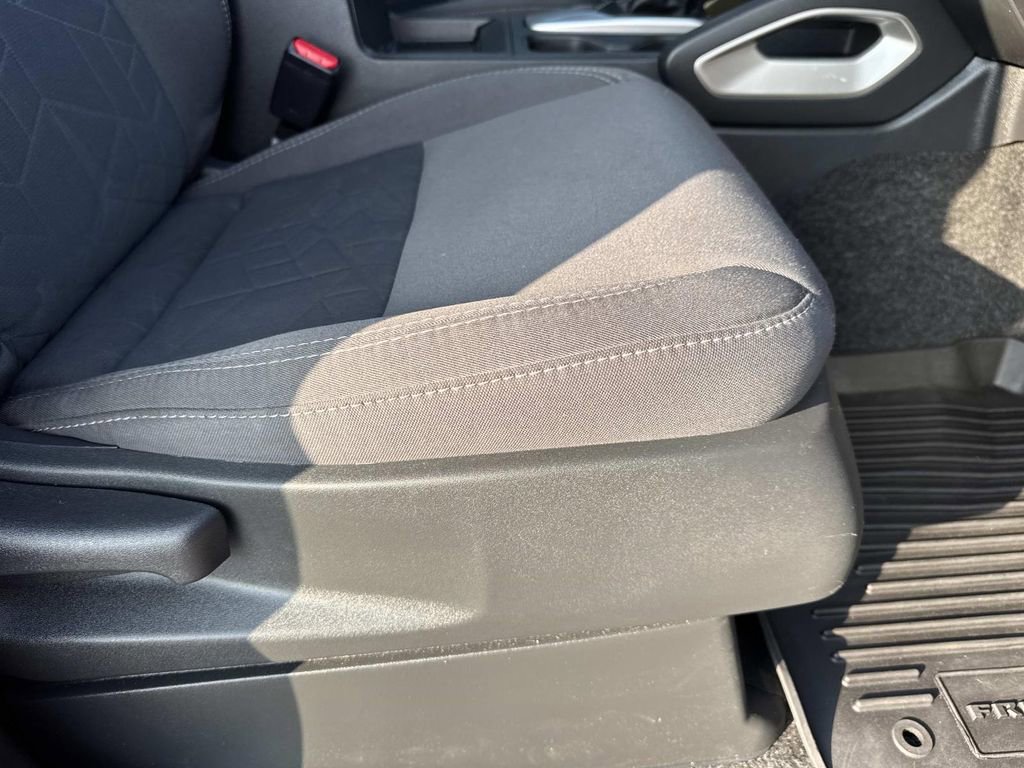 Used 2025 Nissan Frontier SV RWD image 12