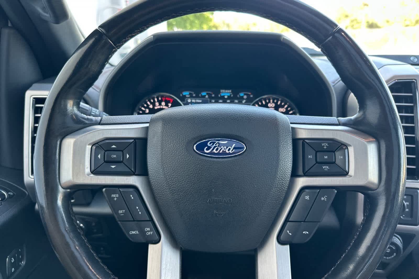 Used 2020 Ford F150 Platinum w/ Equipment Group 701A Luxury AWD/4WD image 23