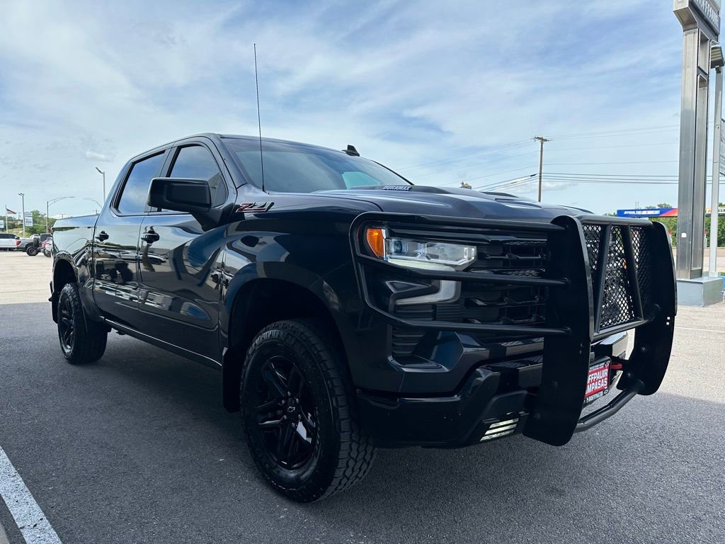 Used 2024 Chevrolet Silverado 1500 LT Trail Boss w/ Convenience Package II AWD/4WD image 4