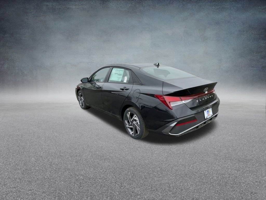 Certified 2025 Hyundai Elantra Sport image 17