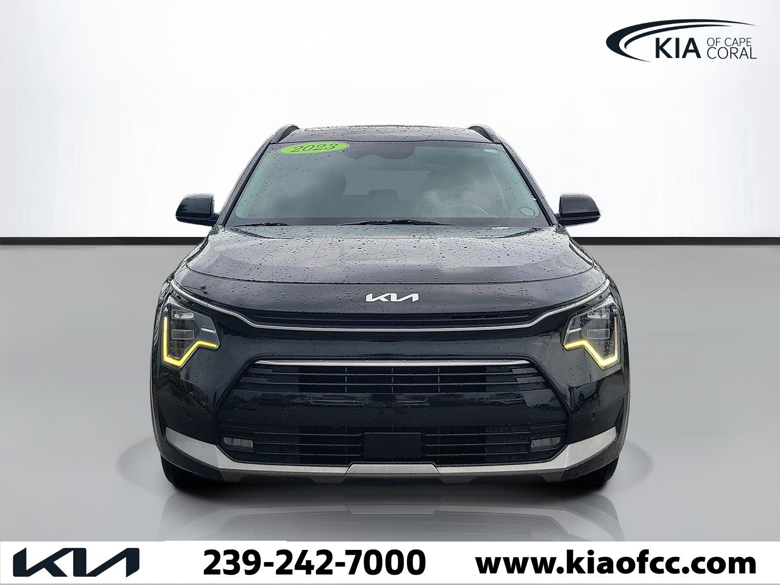 Certified 2023 Kia Niro SX Touring FWD image 2