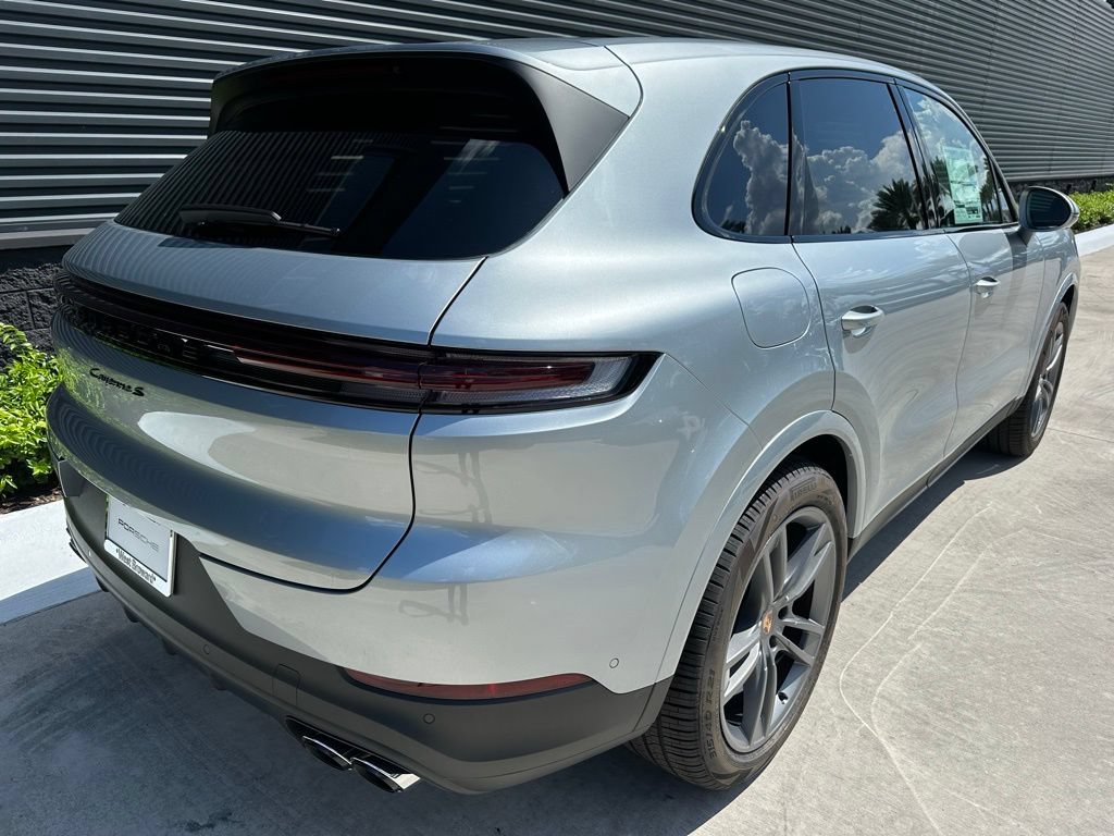 Certified 2025 Porsche Cayenne S AWD/4WD image 9