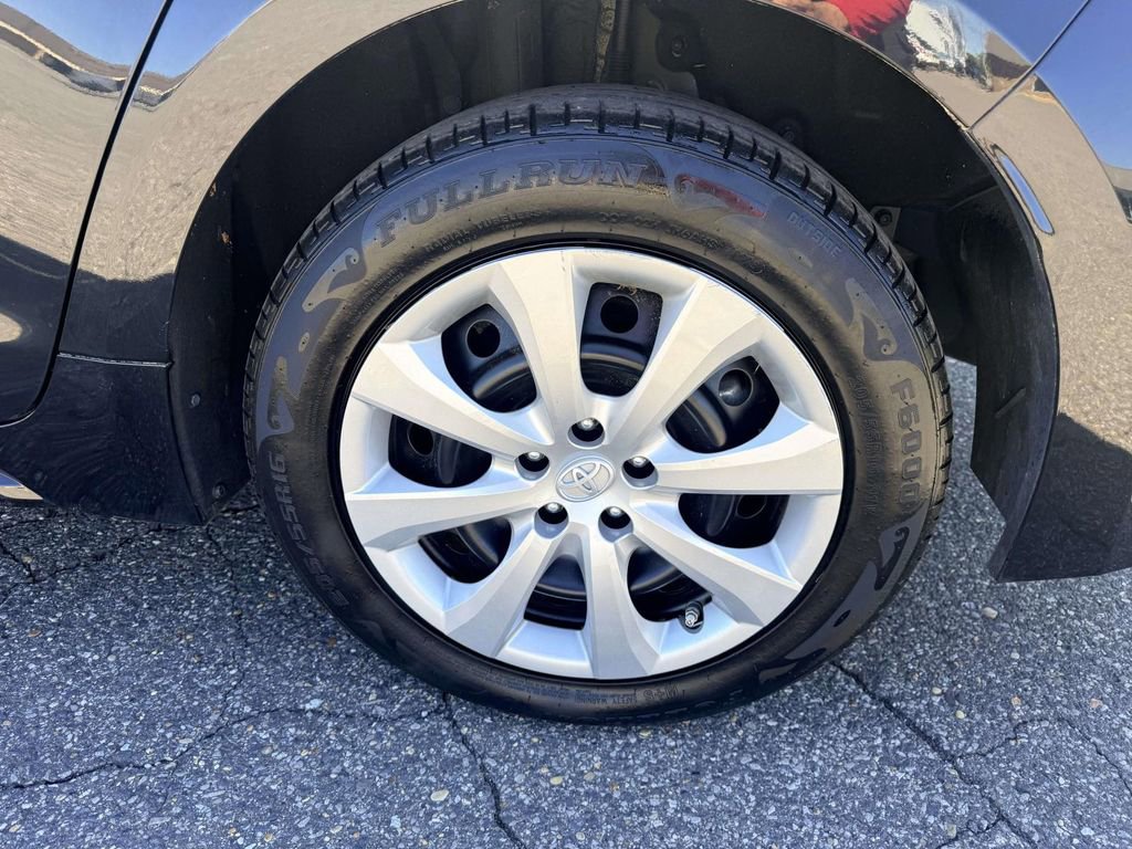 Used 2022 Toyota Corolla LE image 11