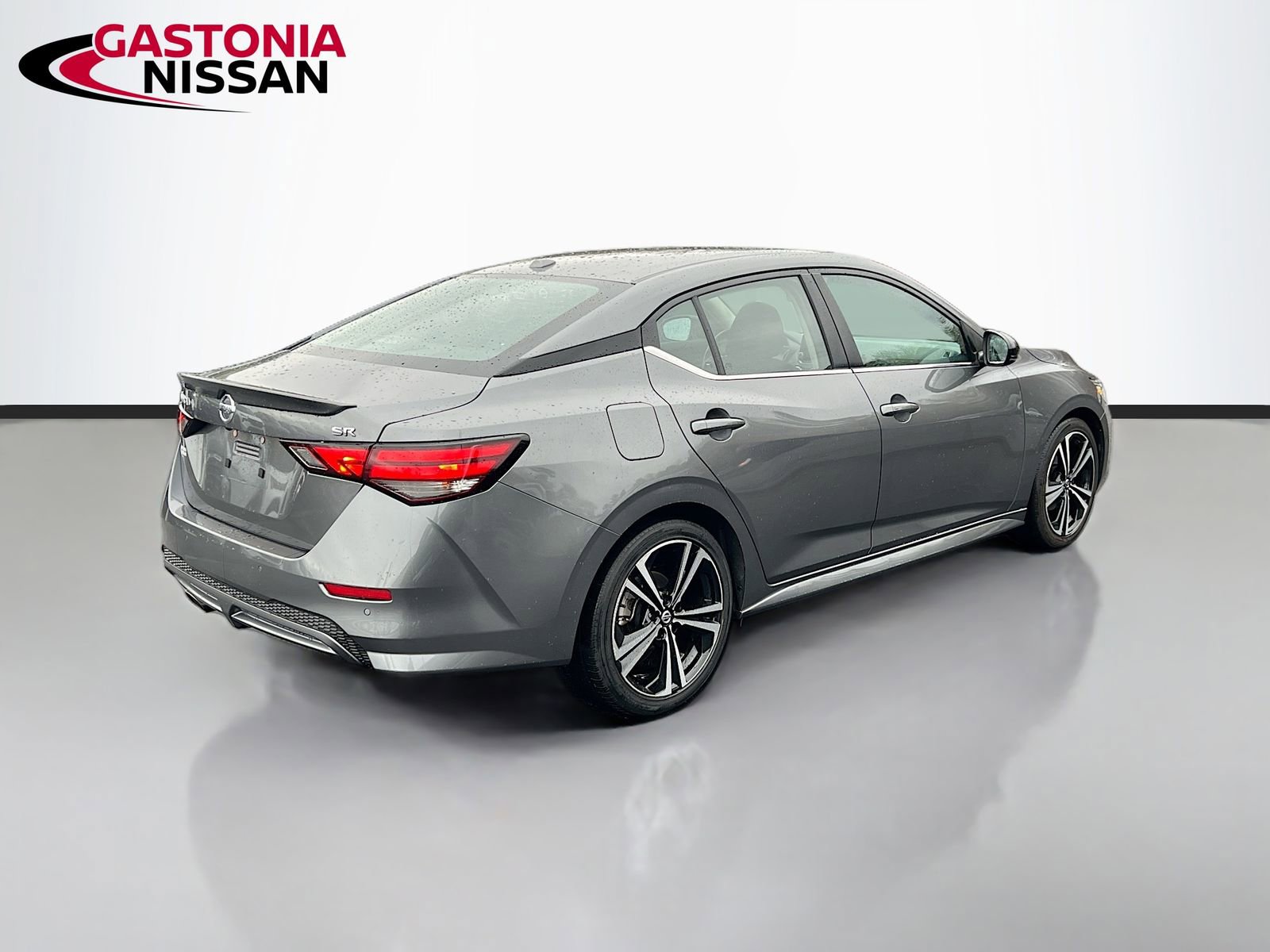 Used 2022 Nissan Sentra SR w/ Trunk Package image 9