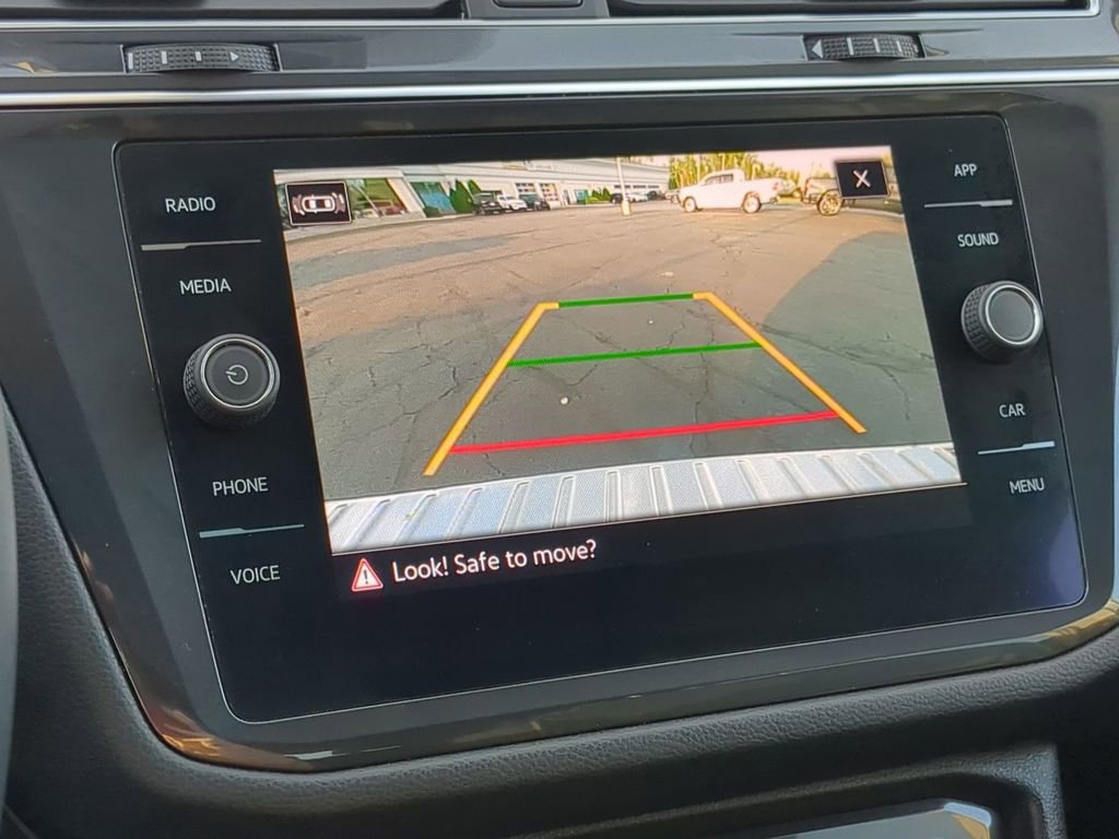 Used 2022 Volkswagen Tiguan SE image 21