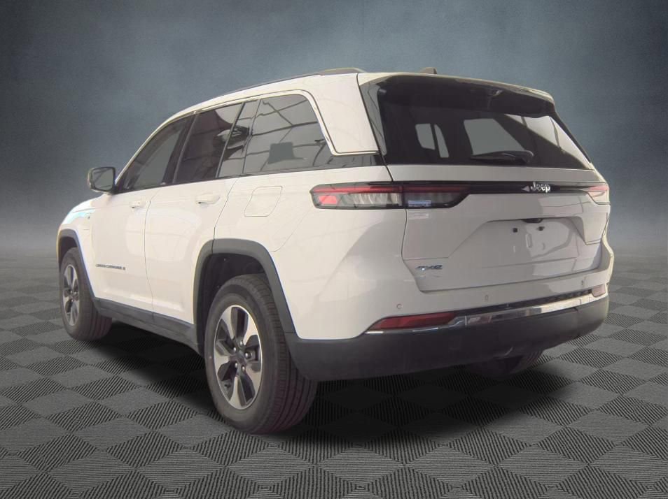 Used 2024 Jeep Grand Cherokee Limited 4xe w/ Luxury Tech Group II AWD/4WD image 5