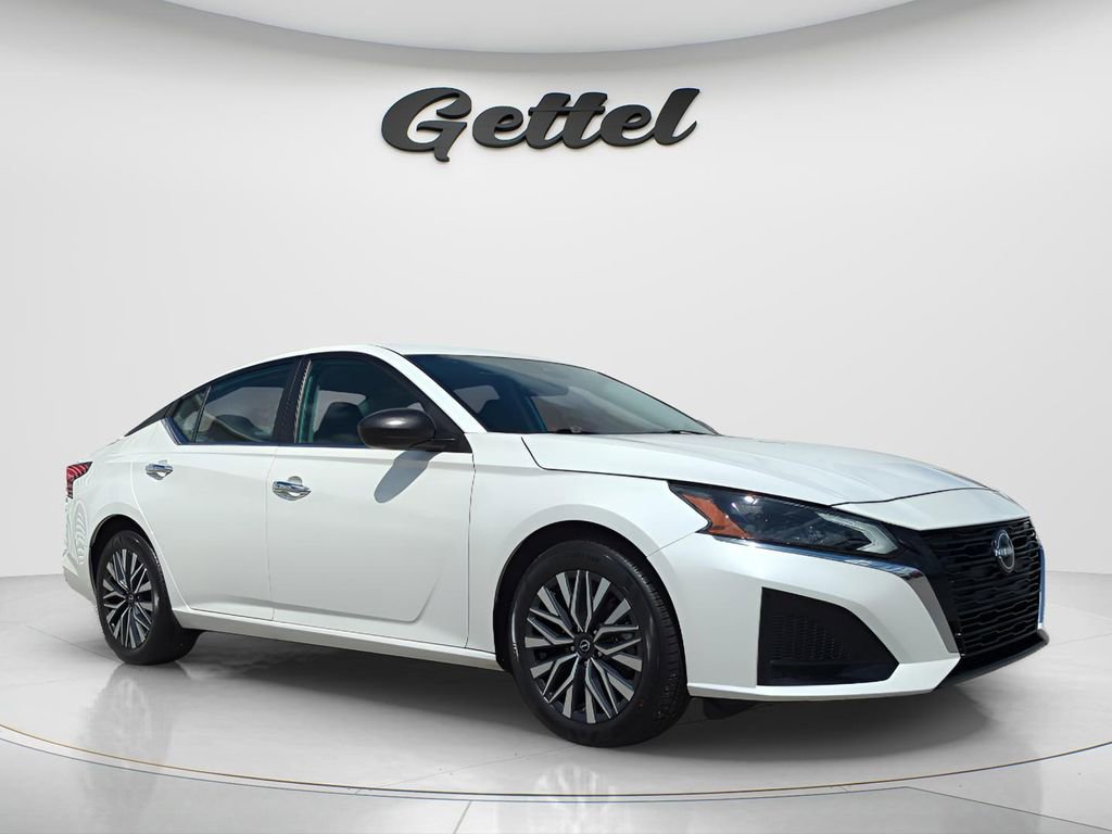 Certified 2025 Nissan Altima 2.5 SV video 2