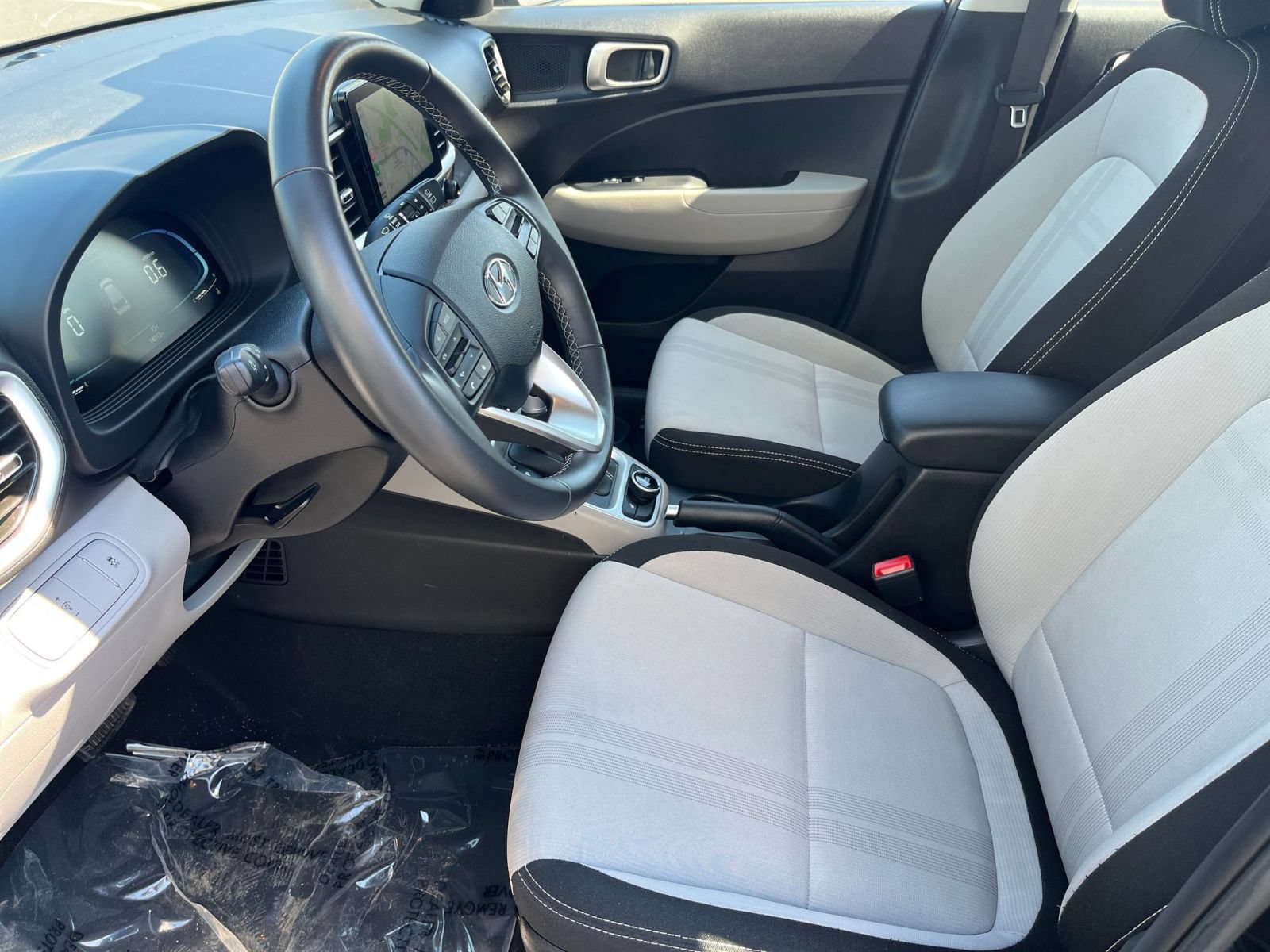 Used 2026 Hyundai Venue SEL FWD image 30