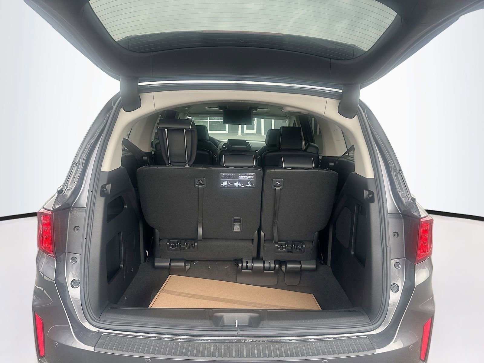 New 2026 Honda Odyssey Touring image 7