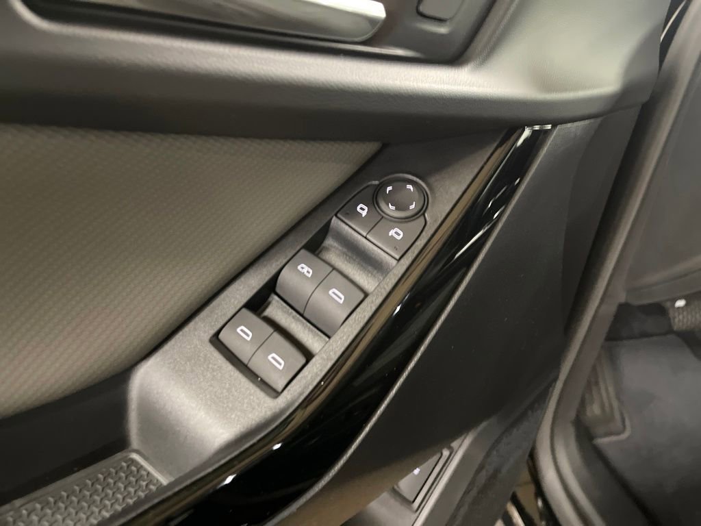 Certified 2025 Chevrolet Equinox LT w/ Convenience Package II image 12