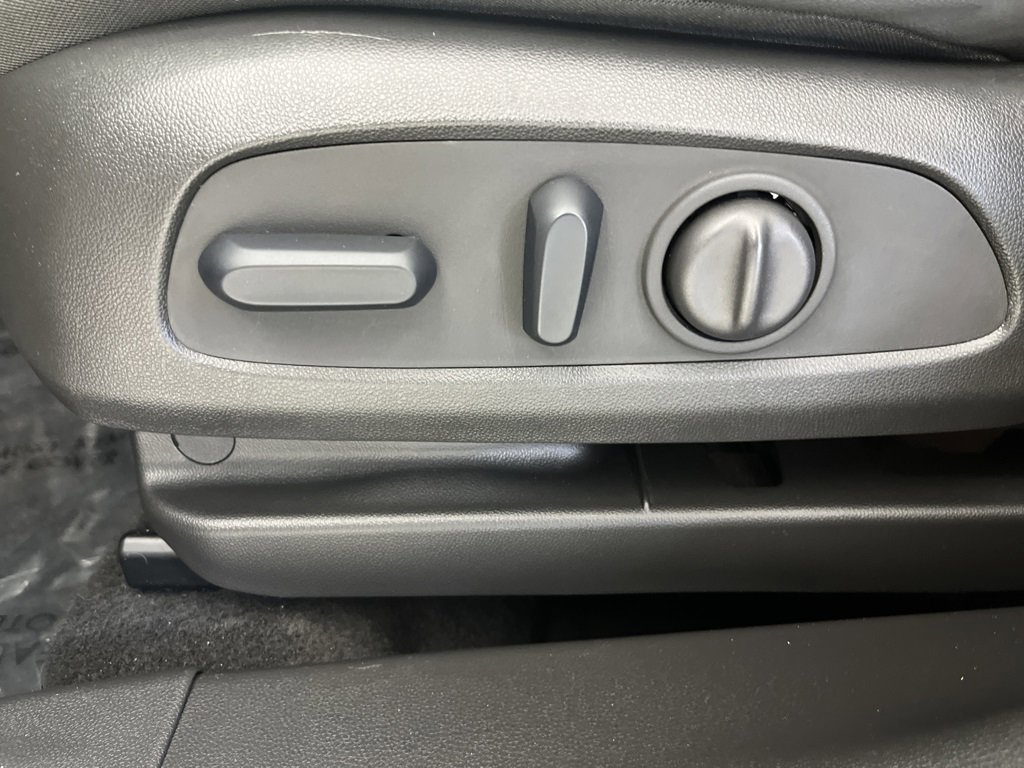 Used 2023 Buick Encore GX Essence w/ Experience Buick Package image 26