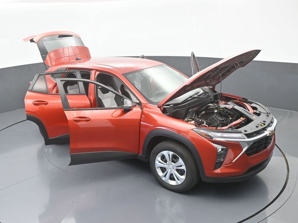 Used 2024 Chevrolet Trax LS image 65