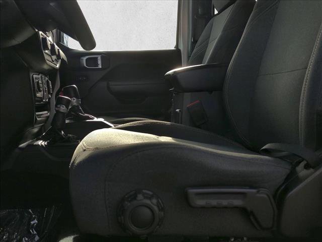 Used 2024 Jeep Gladiator Sport image 10