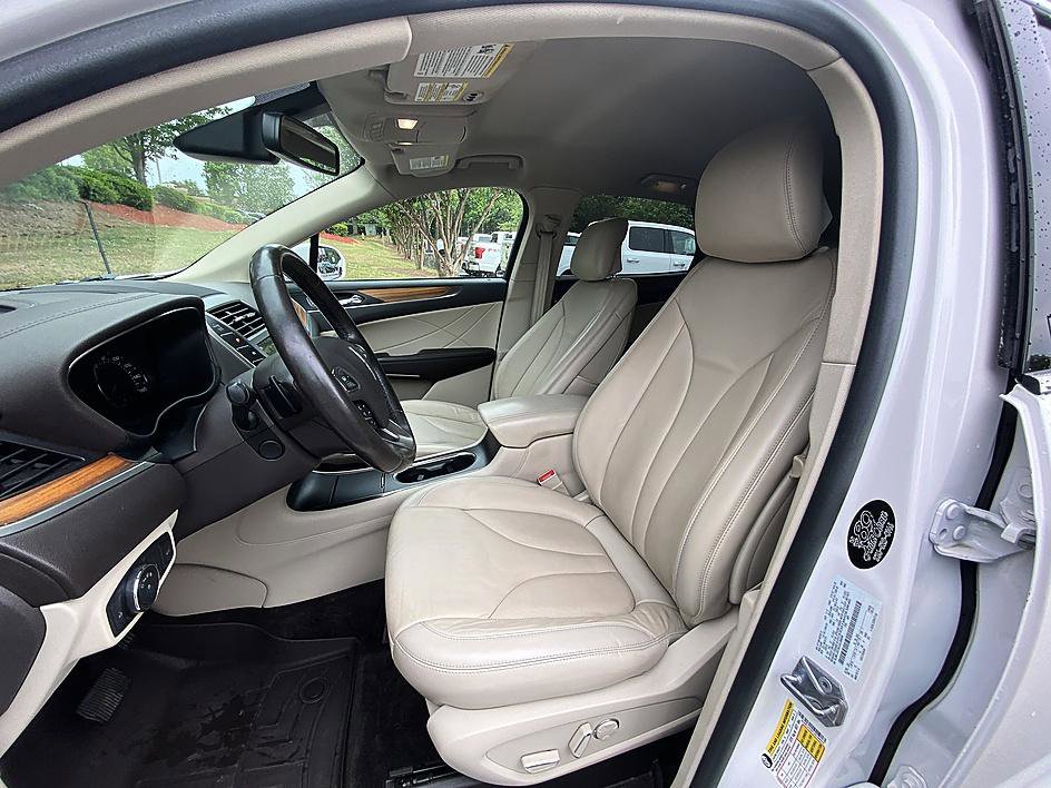 Used 2018 Lincoln MKC Select w/ Select Plus Package FWD image 11