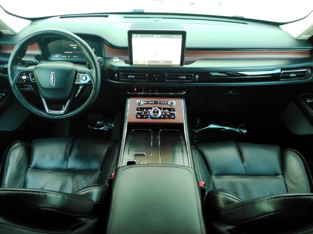 Used 2020 Lincoln Aviator Grand Touring w/ Equipment Group 301A AWD/4WD image 3