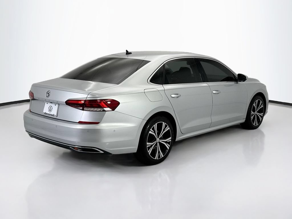 Used 2020 Volkswagen Passat 2.0T SEL FWD image 5