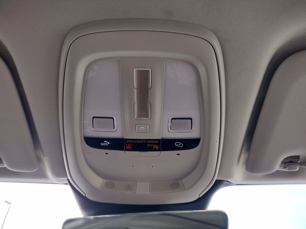 Used 2023 Volvo XC60 B5 Core image 32