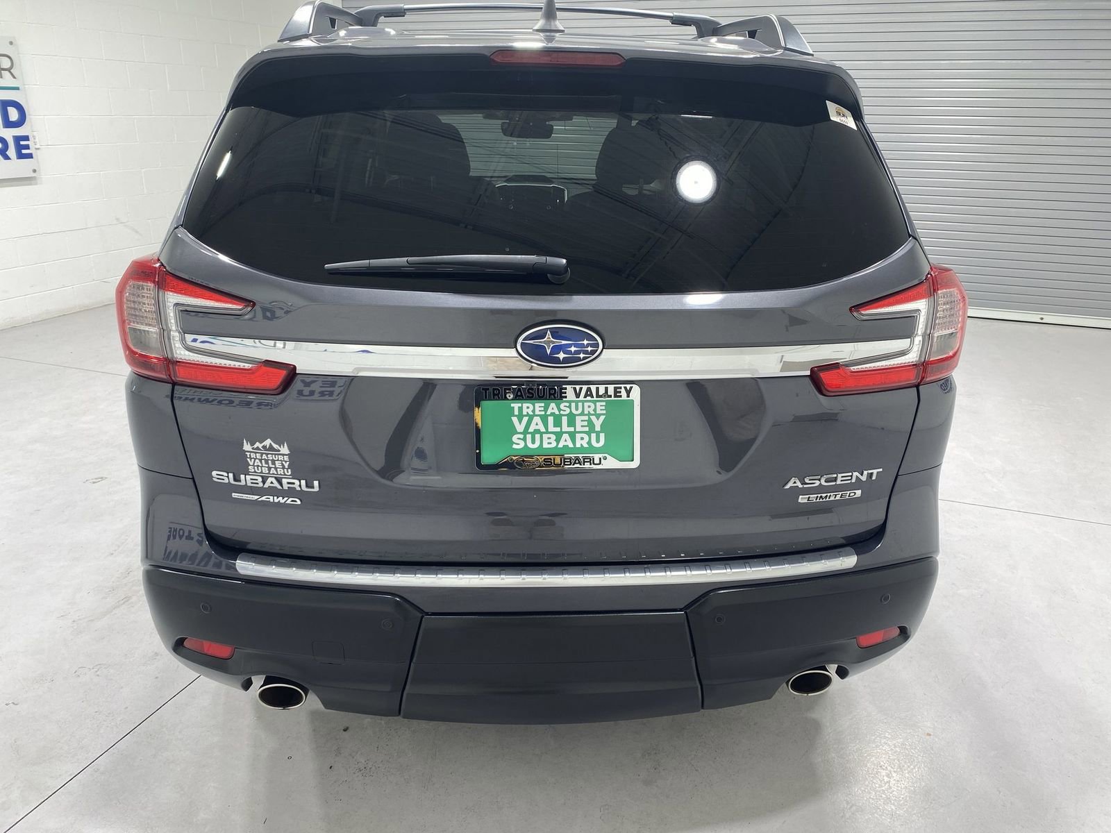 Used 2023 Subaru Ascent Limited w/ Technology Package AWD/4WD image 7