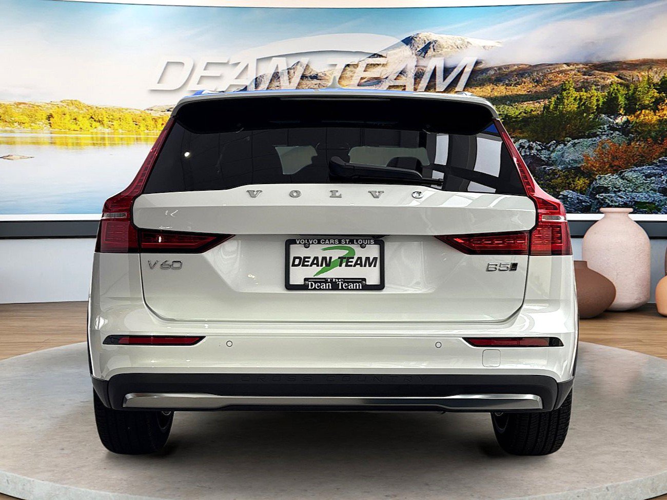 New 2026 Volvo V60 B5 Cross Country Plus w/ Climate Package AWD/4WD image 9