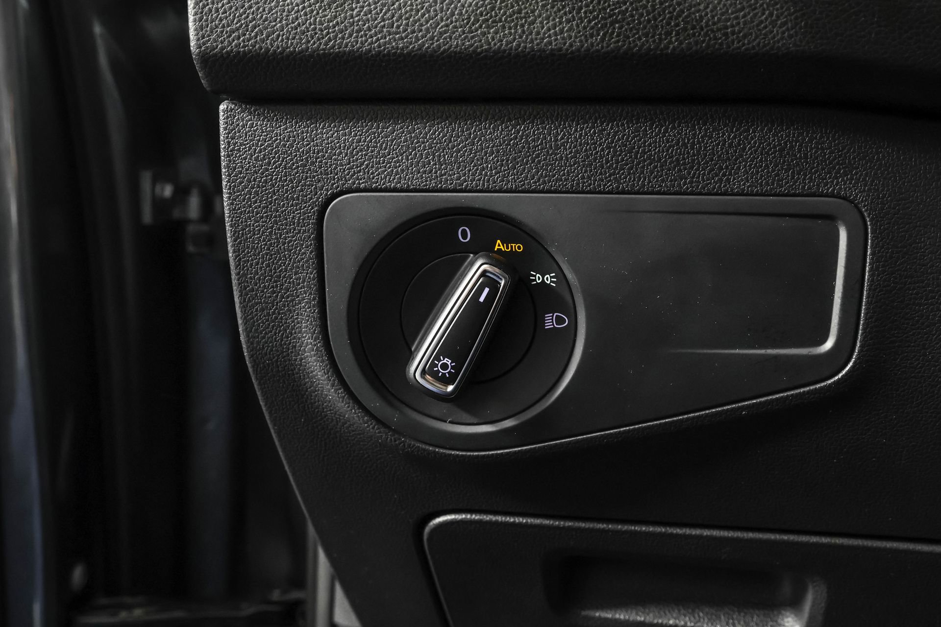 Used 2022 Volkswagen Tiguan SE image 26