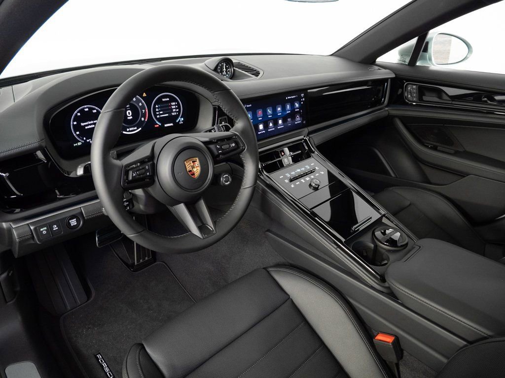 New 2026 Porsche Panamera RWD image 4