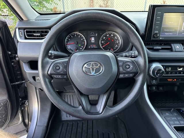 Used 2022 Toyota RAV4 XLE AWD/4WD image 25