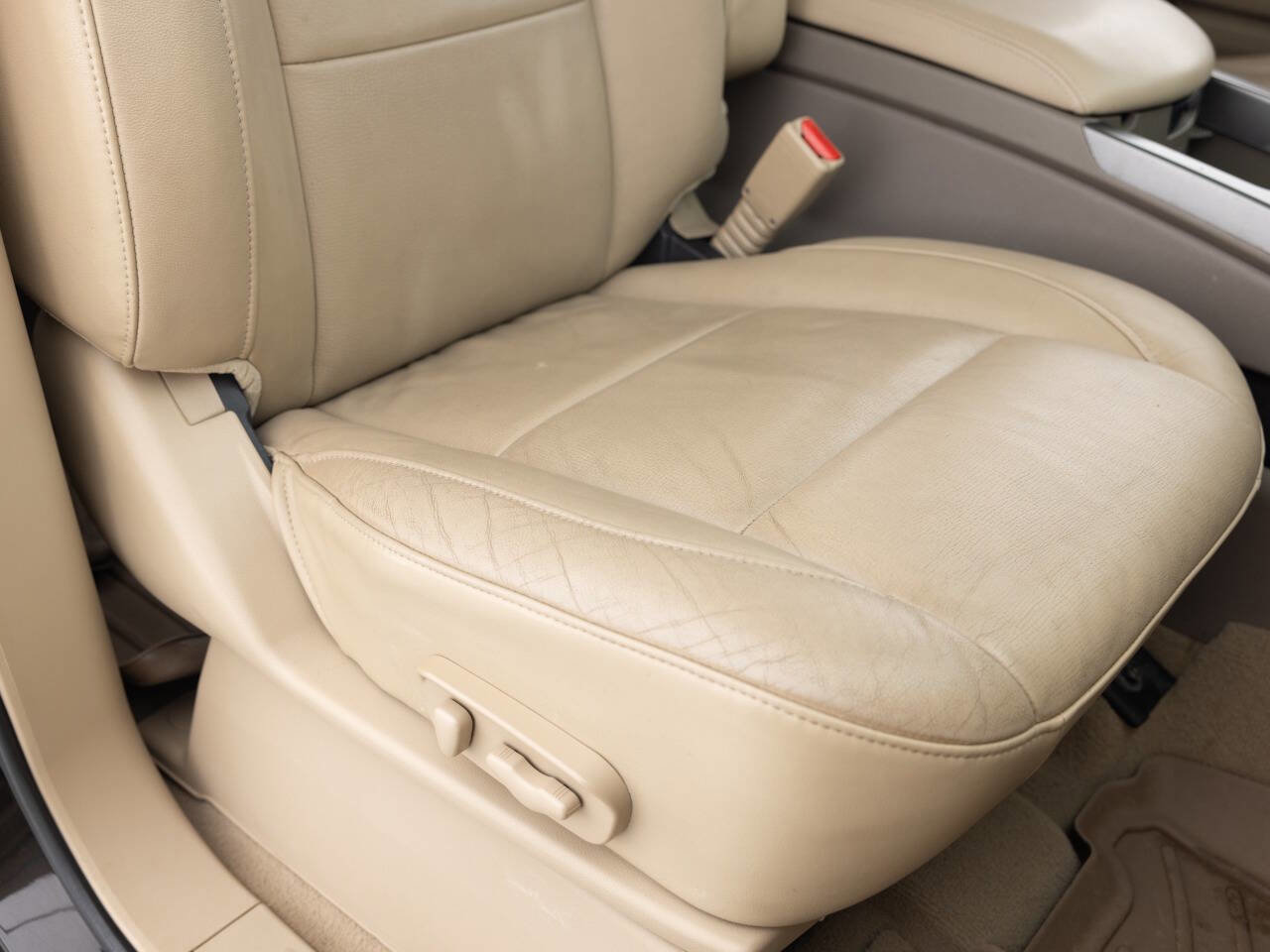 Used 2015 Nissan Armada Platinum image 26