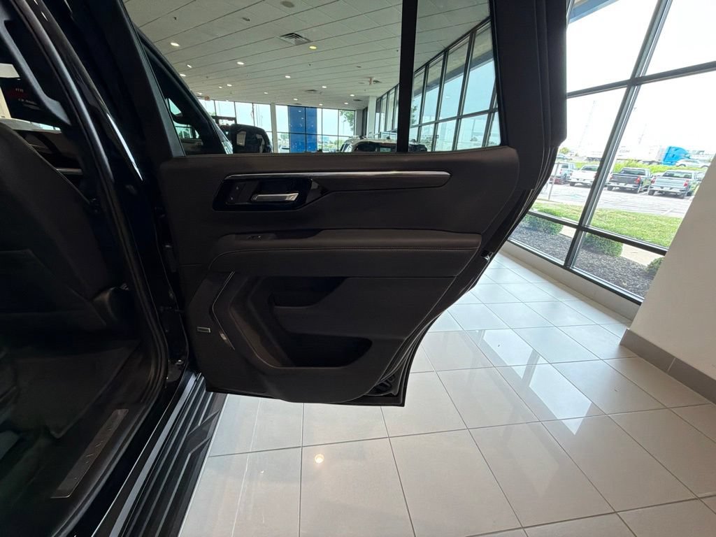 New 2026 Chevrolet Tahoe Premier AWD/4WD image 17