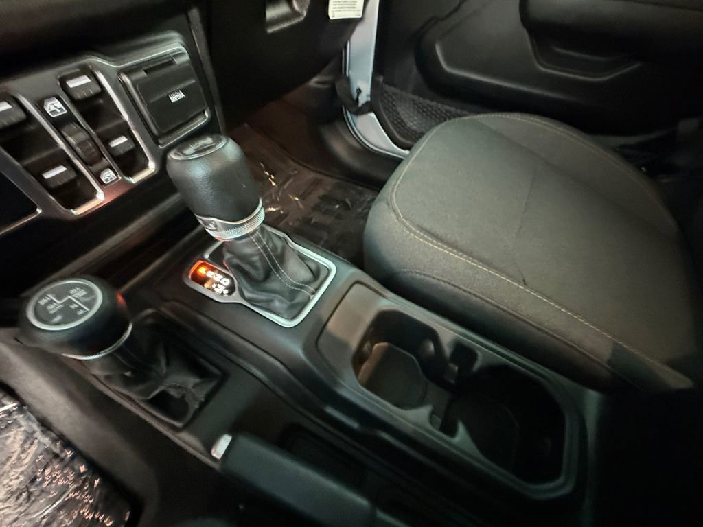 Used 2024 Jeep Wrangler Unlimited image 22