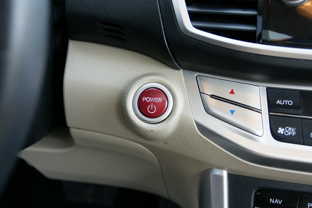 Used 2015 Honda Accord Touring image 19