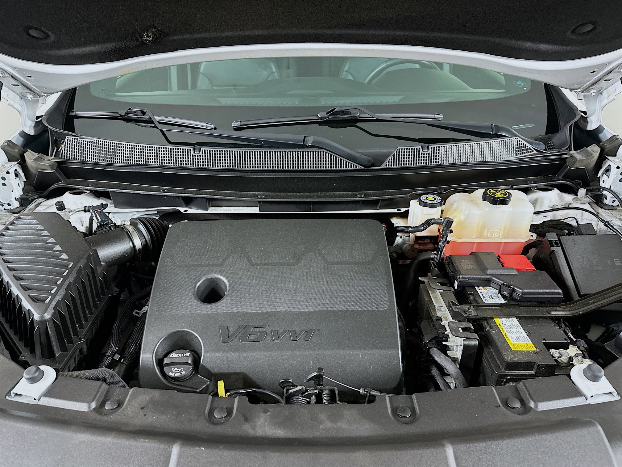 Used 2023 Chevrolet Traverse LT w/ Rear Camera Mirror Package image 34